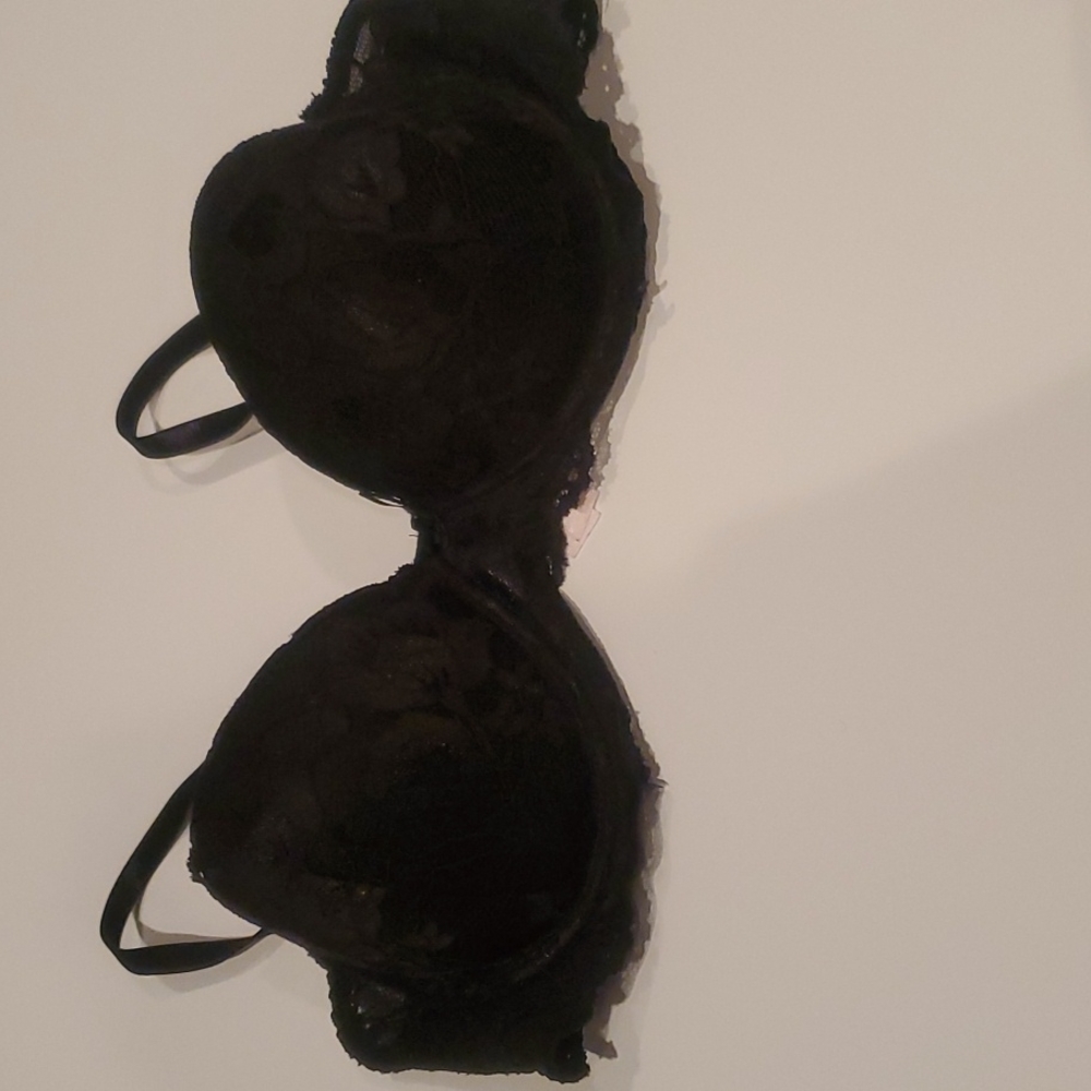Black lace bra